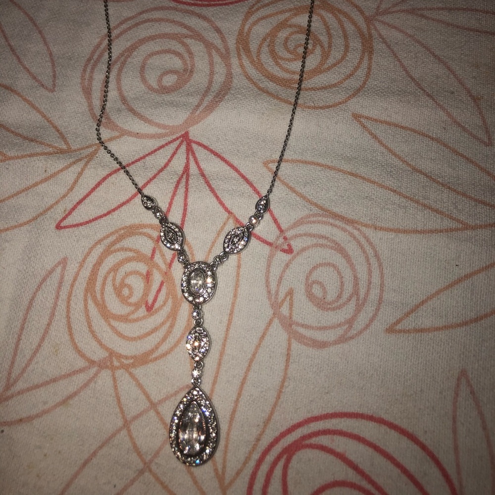 Givenchy necklace - Picture 2 of 4